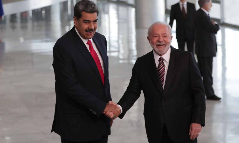 ‘União entre Brasil e Venezuela está de volta e um novo mapa deve ser construído’, diz Maduro em Brasília 