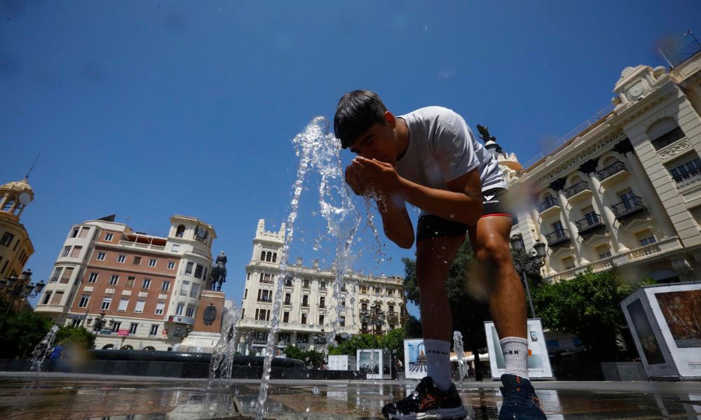 Temperaturas acima dos 40ºC nos EUA, Europa e Ásia preocupam autoridades e fecham pontos turísticos