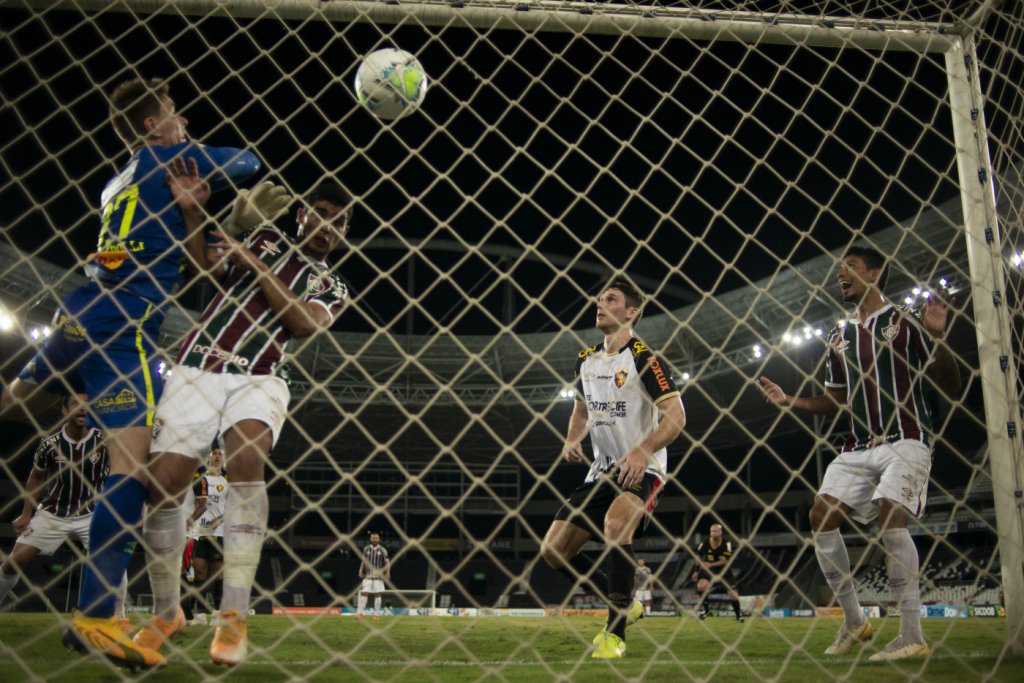 Fluminense derrota Sport por 1 a 0 e segue na cola do G-6 do Brasileirão