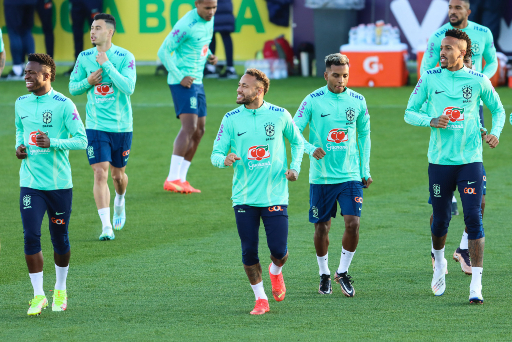 ‘Neymar chega bem melhor preparado’, afirma Thiago Silva