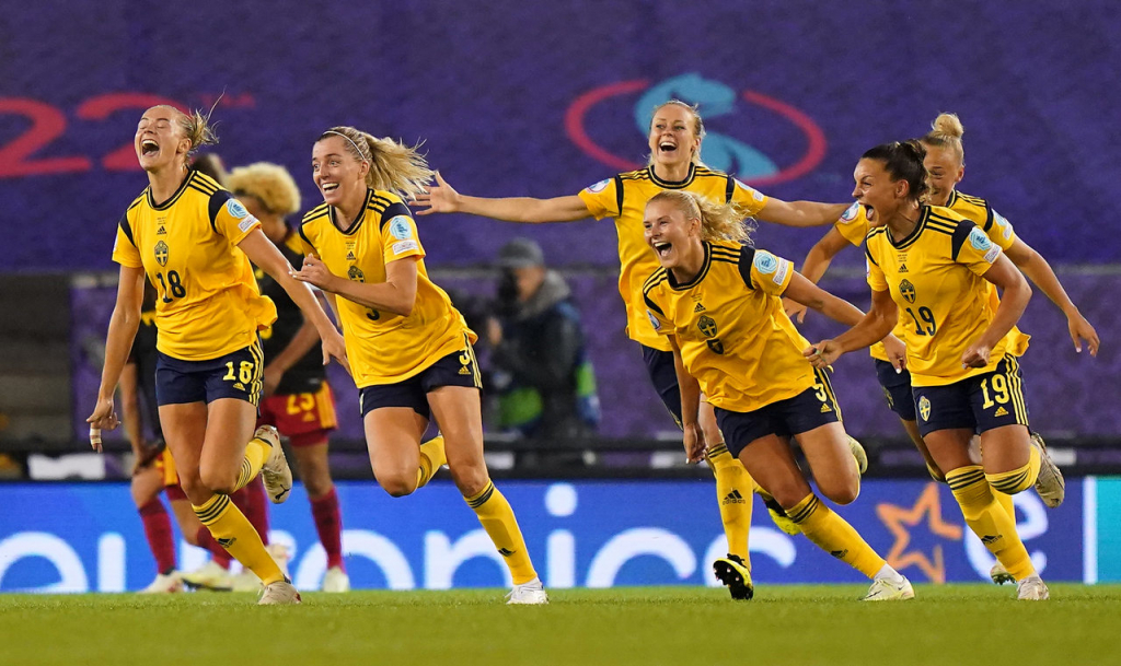 Eurocopa feminina: Suécia marca no último minuto e pega a Inglaterra na semifinal
