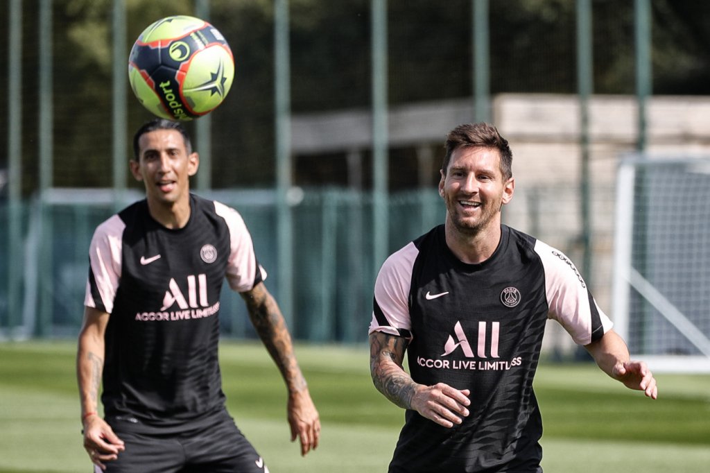 Di María vê CR7 ‘se matando’ para ir ao PSG: ‘Por sorte trouxemos Messi, que é muito melhor’