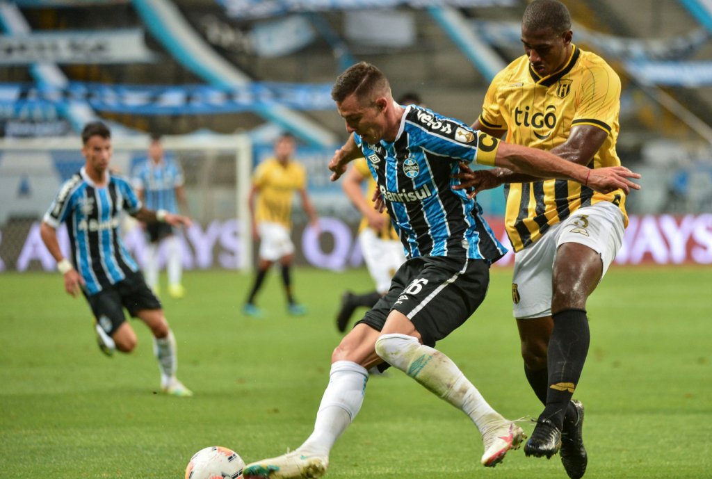 Grêmio vence Guaraní de novo e enfrenta o Santos nas quartas da Libertadores