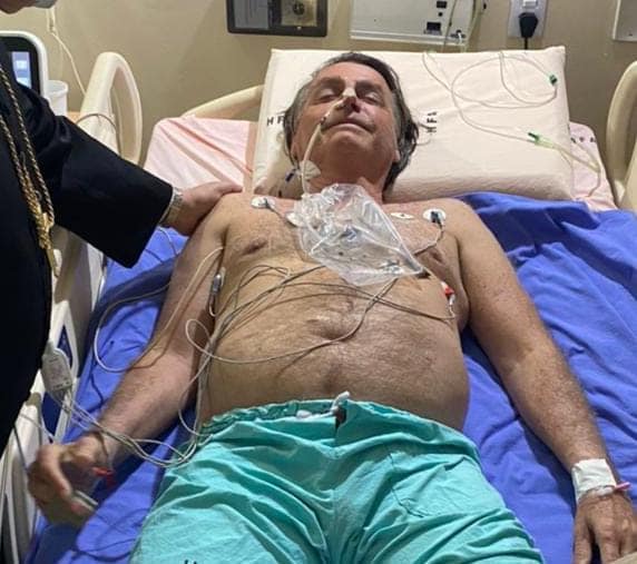 Bolsonaro será transferido para São Paulo e pode passar por cirurgia de emergência