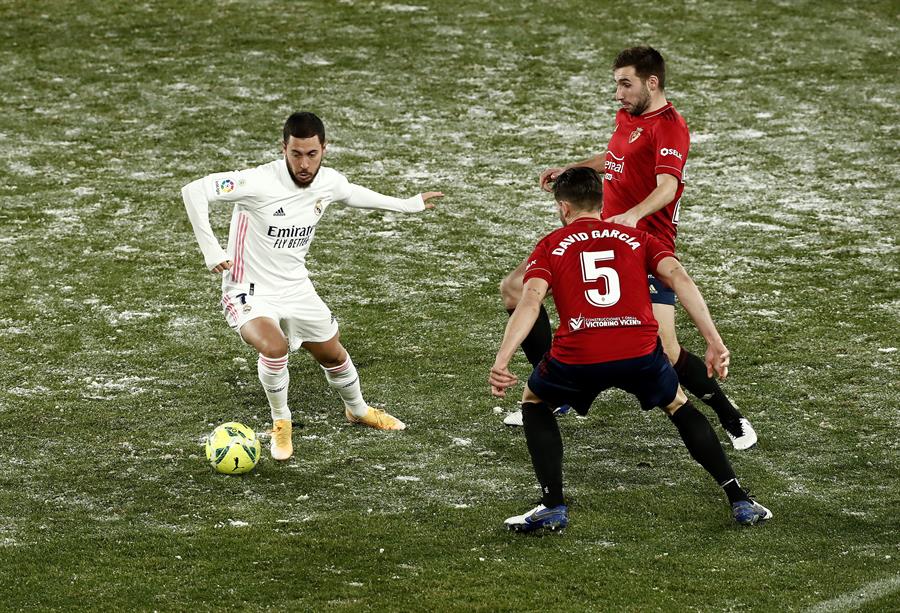 Em jogo sob neve, Real Madrid empata e perde chance de assumir liderança