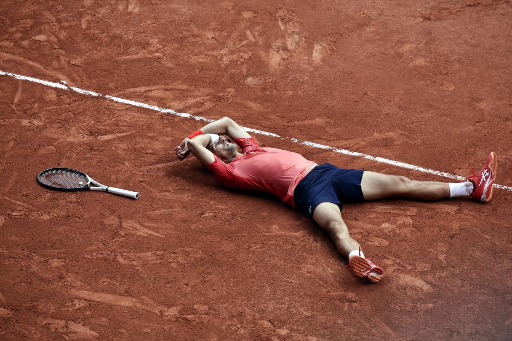 Djokovic conquista o tricampeonato em Roland Garros e vira tenista com mais Grand Slams na história