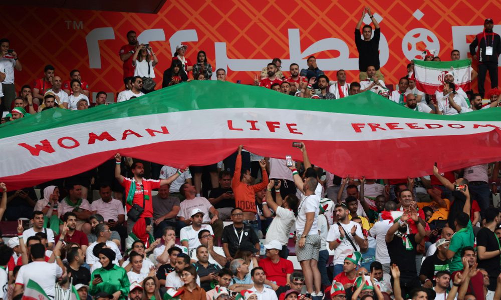Jogadores de futebol são detidos no Irã após irem à festa de Ano Novo