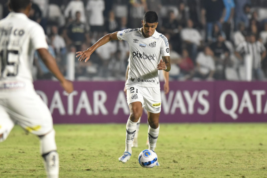 Santos empata com o Banfield, ganha ‘ajudinha’ do Universidad Católica e avança na Copa Sul-Americana
