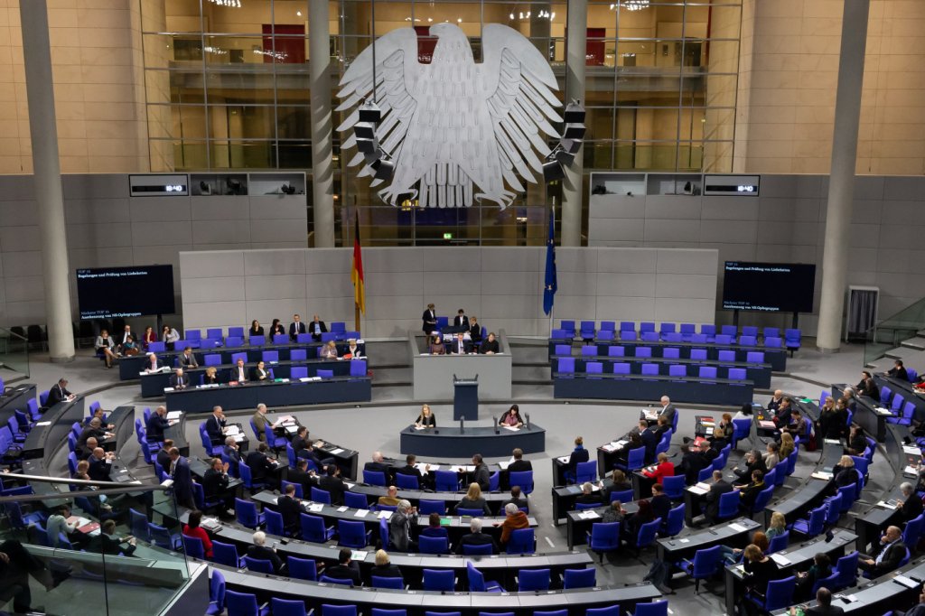 Alemanha altera lei para facilitar cidadania de descendentes de refugiados do nazismo