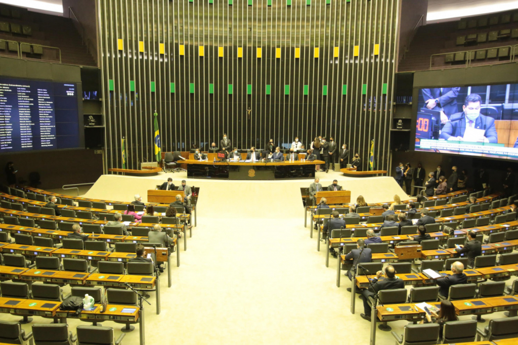 Câmara dos Deputados aprova texto-base da MP do programa Casa Verde e Amarela