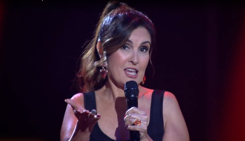 Fátima Bernardes se confunde ao anunciar vencedor do ‘The Voice Kids’; assista