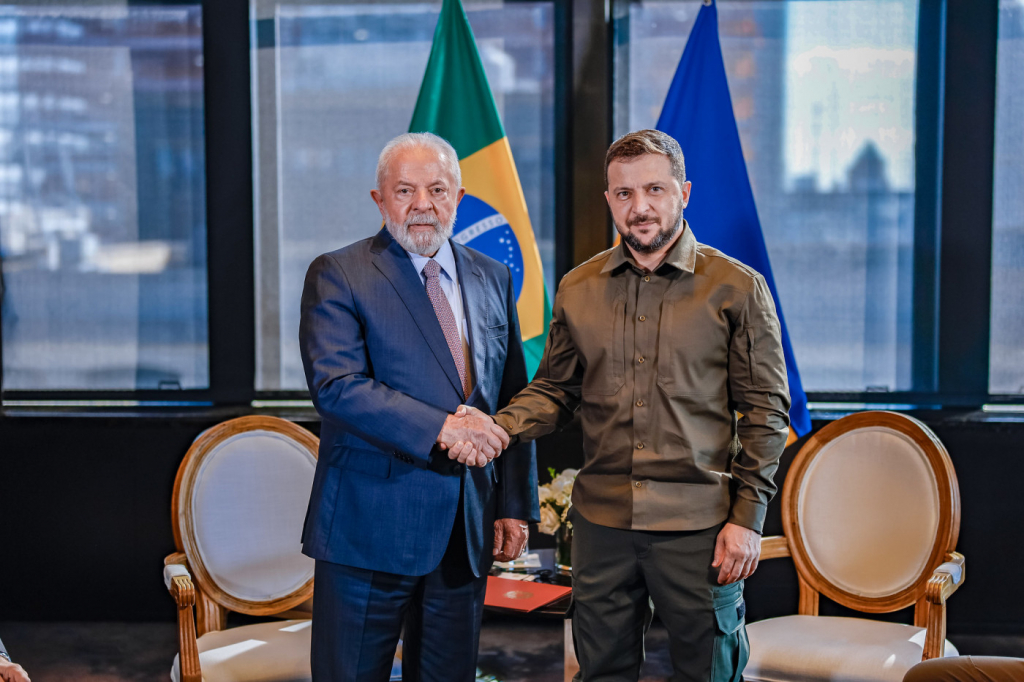 Lula diz que conversou com Zelensky sobre importância de ‘diálogo sempre aberto’ entre os dois países