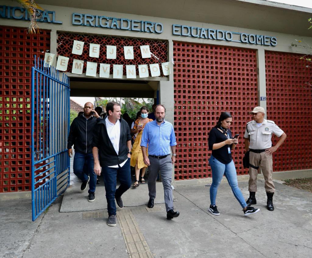 Adolescente de 14 anos esfaqueia colegas em escola no Rio de Janeiro
