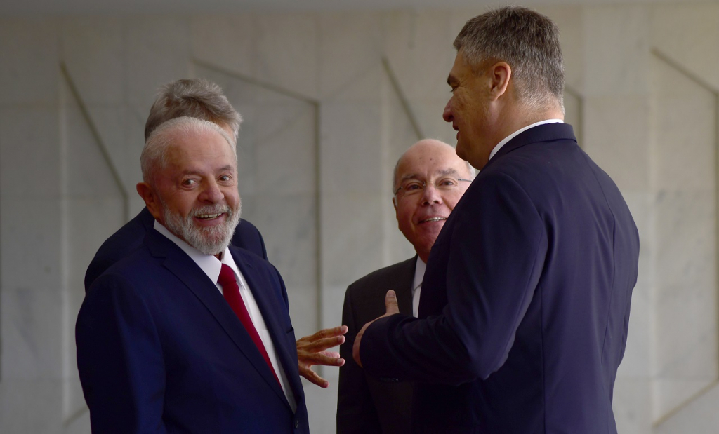 Lula defende ‘renovada ambição’ na área climática em encontro com presidente da Croácia