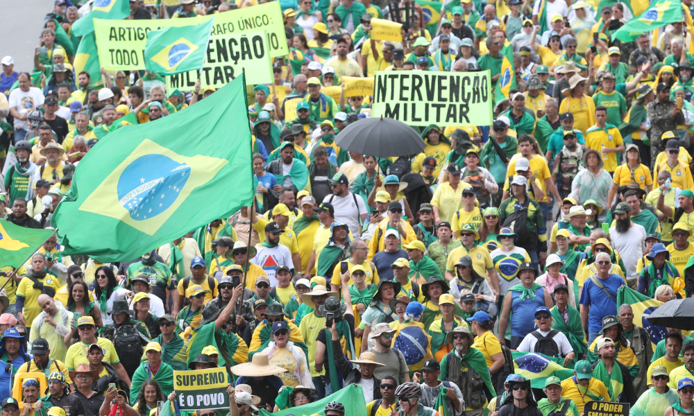 Veja vídeos da invasão ao Congresso, STF e Planalto, em Brasília