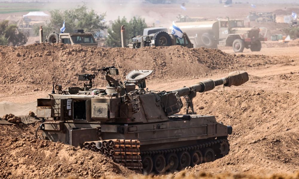 Israel ataca 300 alvos do Hamas durante operação por terra em Gaza