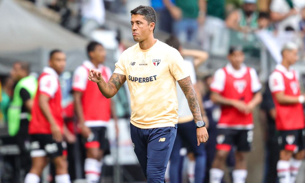 Carpini se pronuncia após ser demitido do São Paulo e agradece à torcida: ‘Tivemos grandes momentos’