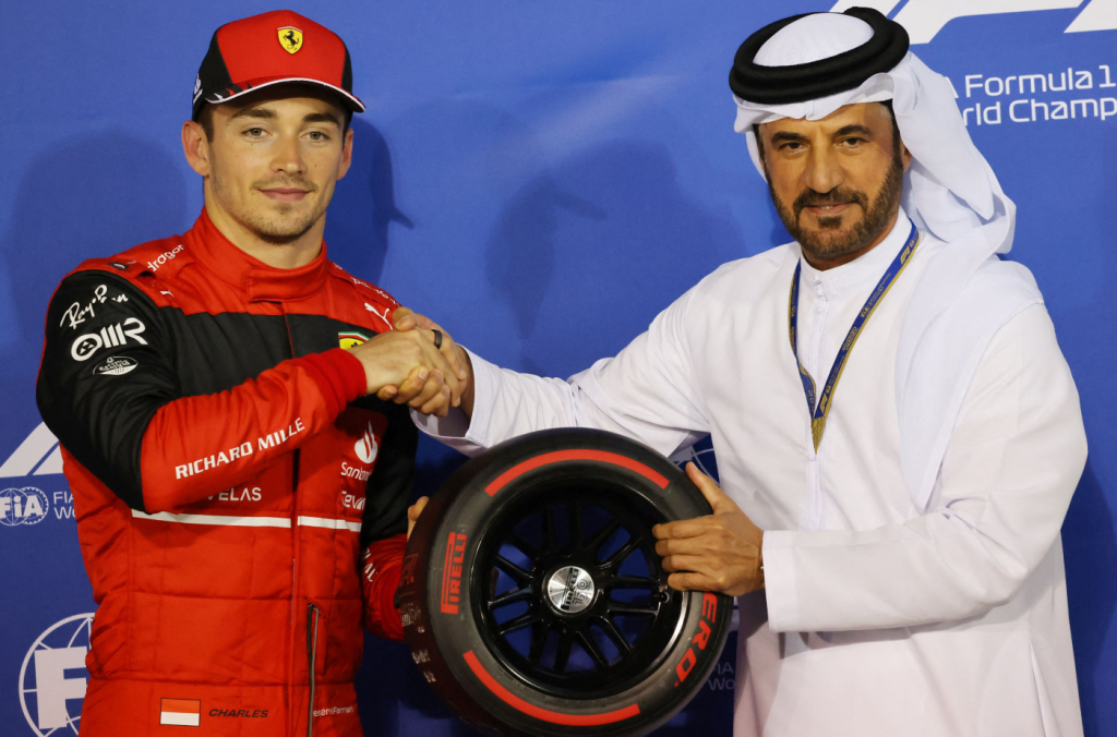 Leclerc supera Verstappen e faz pole no GP do Bahrein; Hamilton larga em quinto