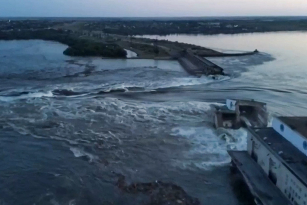 Quem destruiu a barragem na Ucrânia? Kiev e Moscou se acusam enquanto cerca de 80 cidades estão à beira da inundação