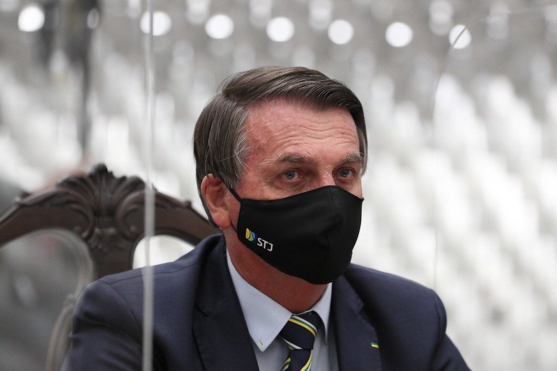 Bolsonaro deve assumir o dever de coordenar a nação na pandemia, diz Confederação Nacional de Municípios