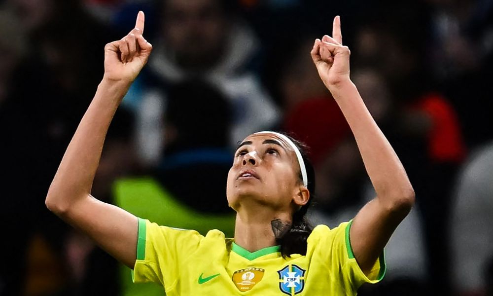 Partida entre Brasil e Inglaterra teve o quinto maior público já registrado pelo futebol feminino