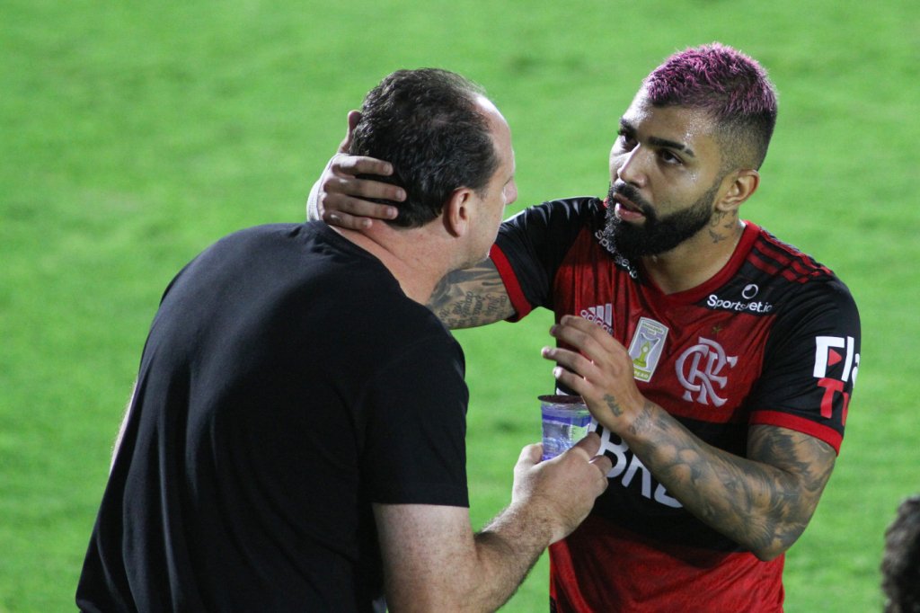 Rogério Ceni não joga a toalha no Brasileiro: ‘O Flamengo vai brigar até o final’