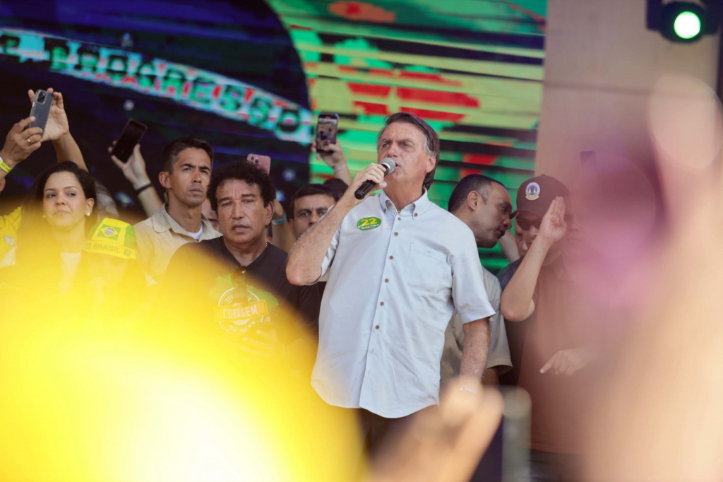 Bolsonaro pede votos em São Luís durante última agenda de campanha no Nordeste