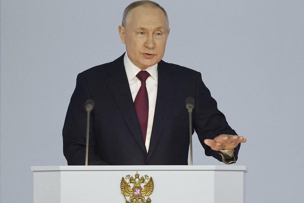 Putin recebe chefe da diplomacia chinesa e diz que relação entre Moscou e Pequim é importante para ‘estabilidade internacional’