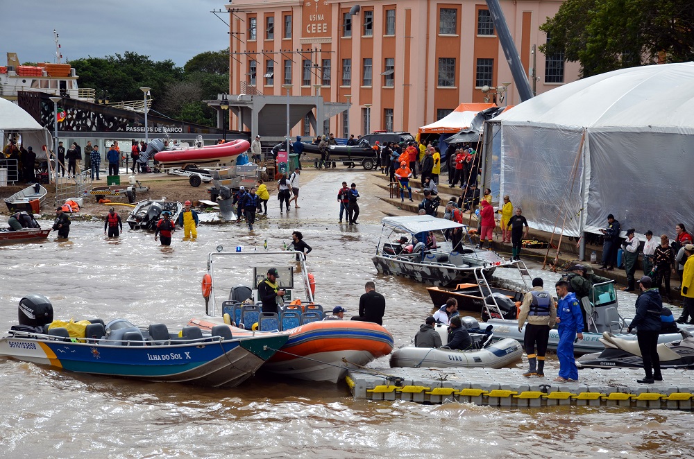 Enchentes no RS afetam 2,3 milhões de moradores e causam 157 mortos