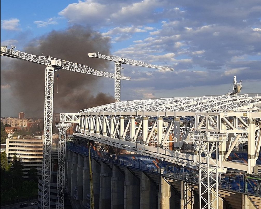 Bombeiros são acionados após pequeno incêndio atingir estádio do Real Madrid
