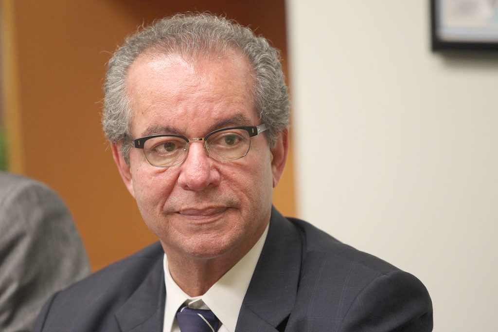 Fragilizado, PSDB busca agregar força política com Simone Tebet, afirma José Aníbal