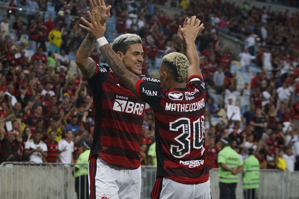 Em jogo de cinco gols, Flamengo derrota o Santos no Maracanã antes da final da Libertadores