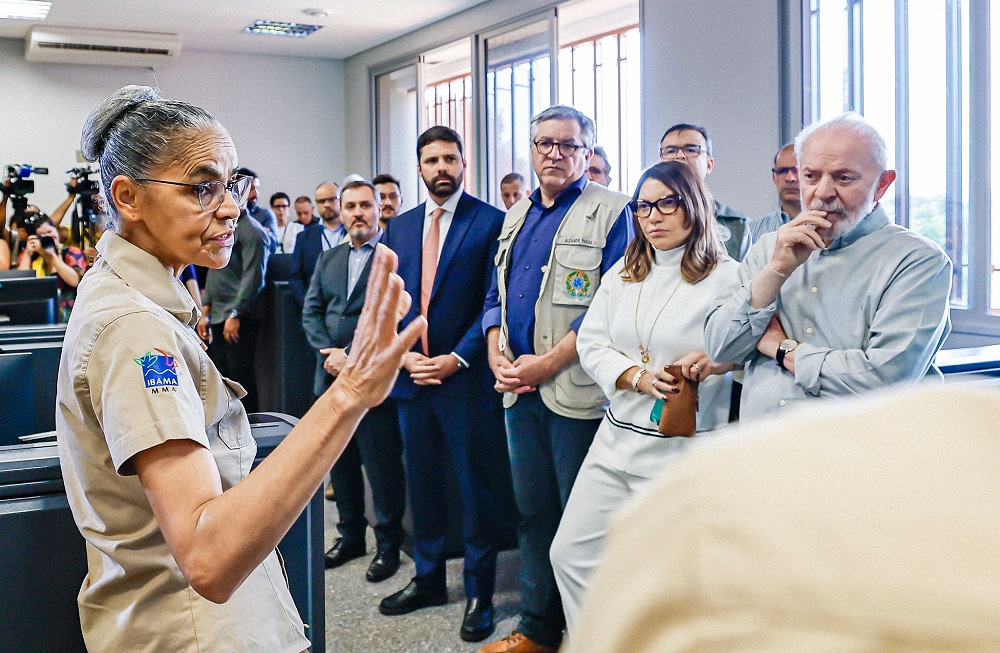 Lula se reúne com Marina Silva no Ibama para discutir combate às queimadas em SP e suspeita de ação criminosa