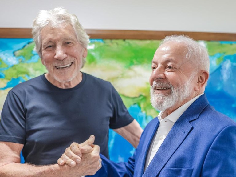 Lula recebe Roger Waters no Palácio do Planalto