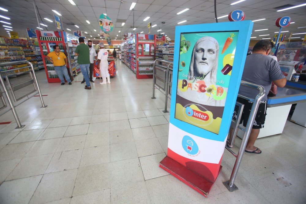 Supermercado é alvo de saques na zona norte do Rio; veja vídeos