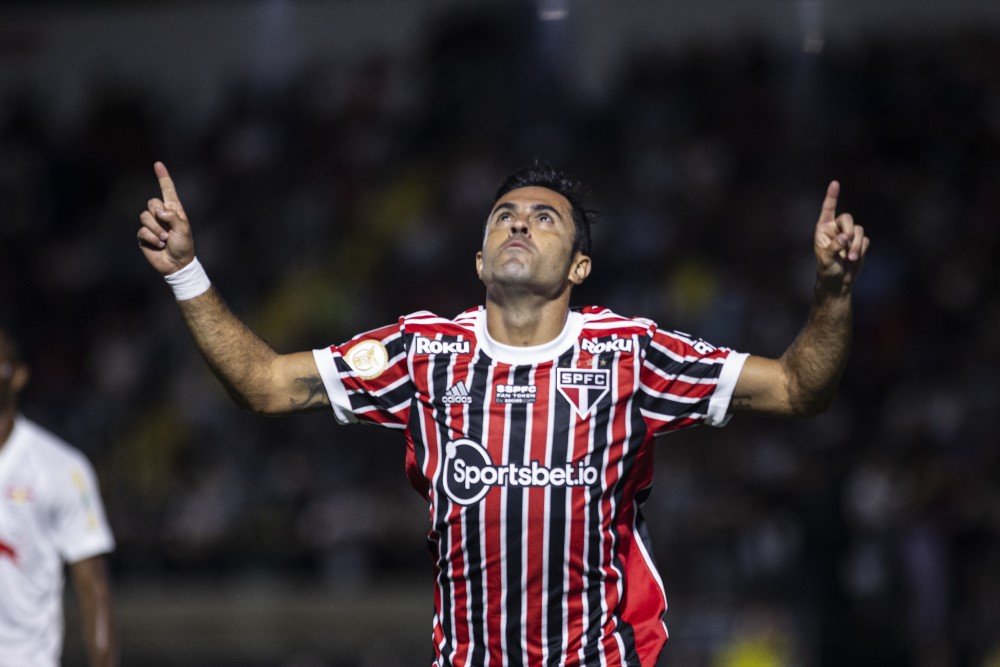 Rogério Ceni mexe bem, e São Paulo busca empate com o Red Bull Bragantino