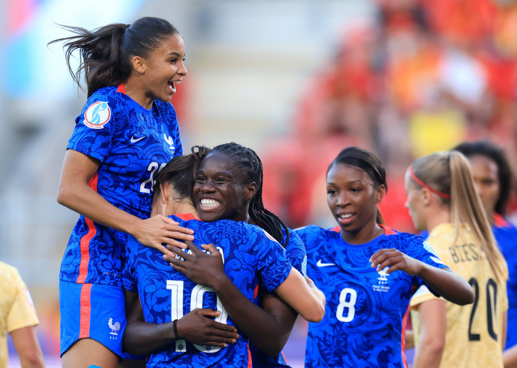 França passa aperto, mas vence a Bélgica e avança de fase na Eurocopa feminina