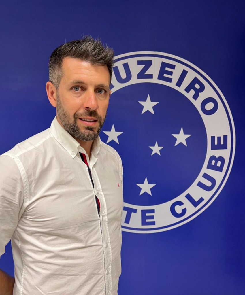 Cruzeiro anuncia contratação do técnico uruguaio Paulo Pezzolano