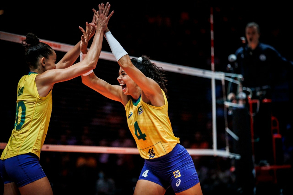 Brasil vence, elimina Holanda e fica perto das quartas de final do Mundial de Vôlei Feminino