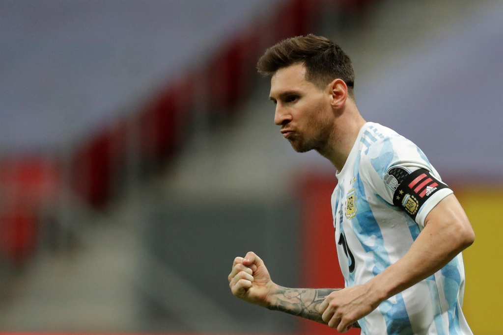 TV flagra Messi provocando ex-Palmeiras em Argentina x Colômbia; assista