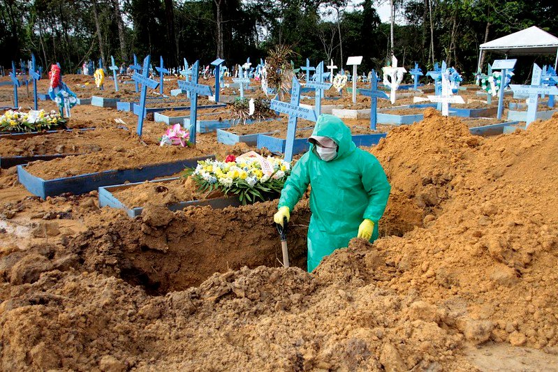 Em 15 dias, Manaus registra aumento de 160% em quantidade diária de enterros