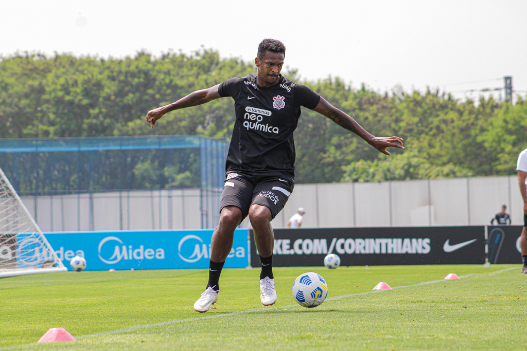Corinthians conta com Jô em reapresentação nesta segunda; Willian cumpre quarentena 