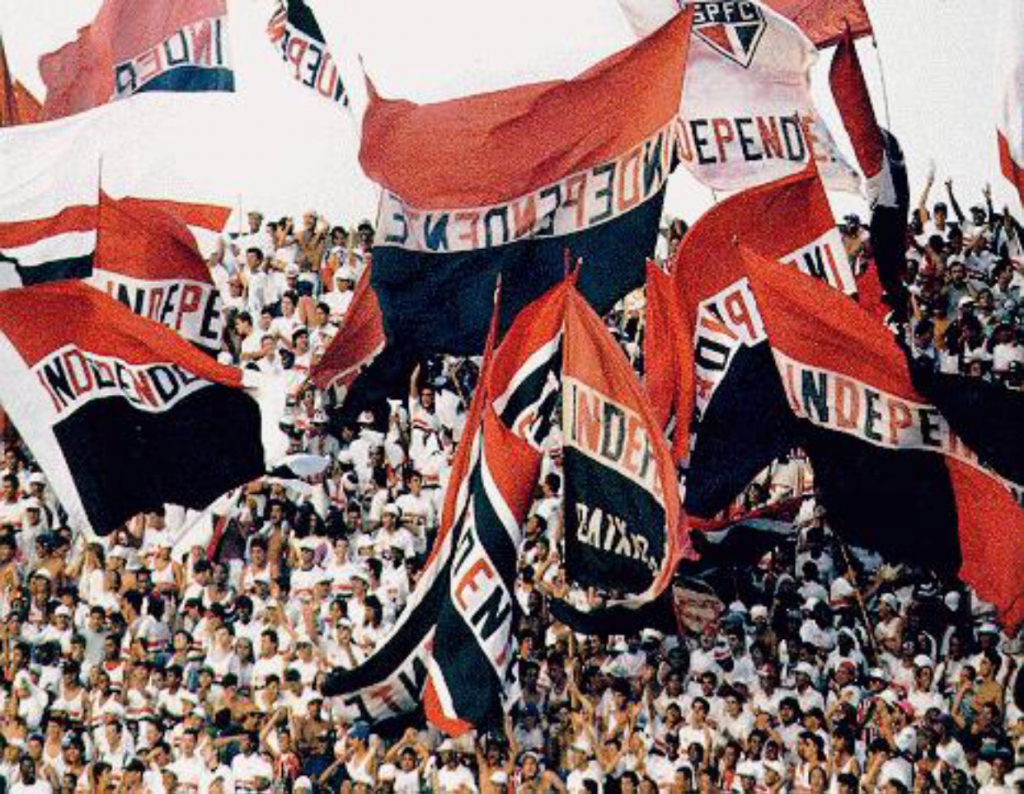 Tribunal de Justiça libera bandeiras de mastro nos estádios de São Paulo após 26 anos