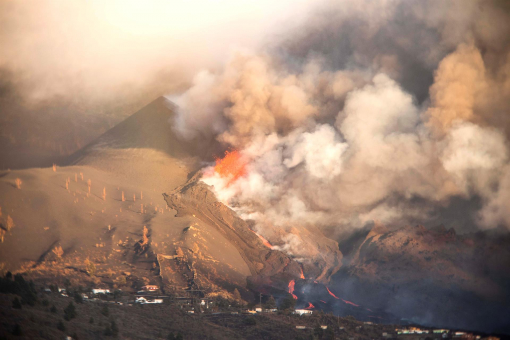 Lava do vulcão Cumbre Vieja destruiu 855 casas e quase 30 quilômetros de rodovias