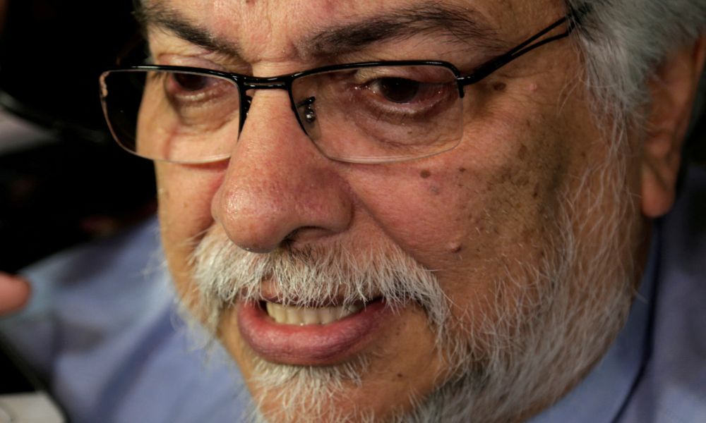 Ex-presidente do Paraguai Fernando Lugo é internado após sofrer AVC em seu gabinete