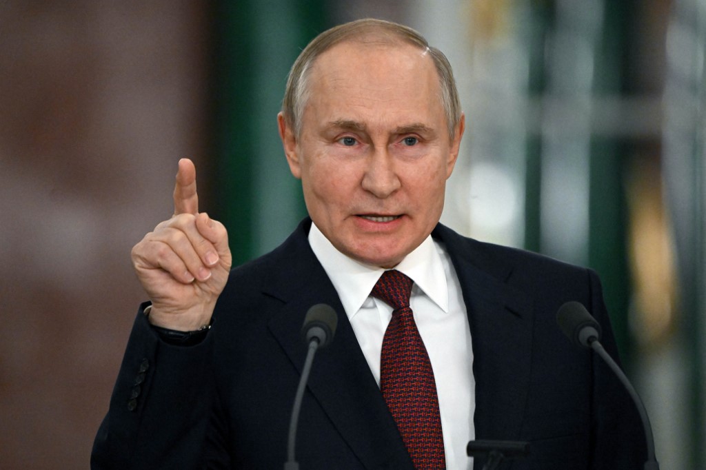 Um dia após ataque em Kherson, Putin afirma que Rússia está pronta para negociar sobre guerra na Ucrânia