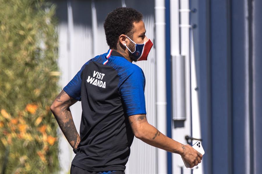 Neymar não se recupera de lesão e desfalca o PSG na Copa da França