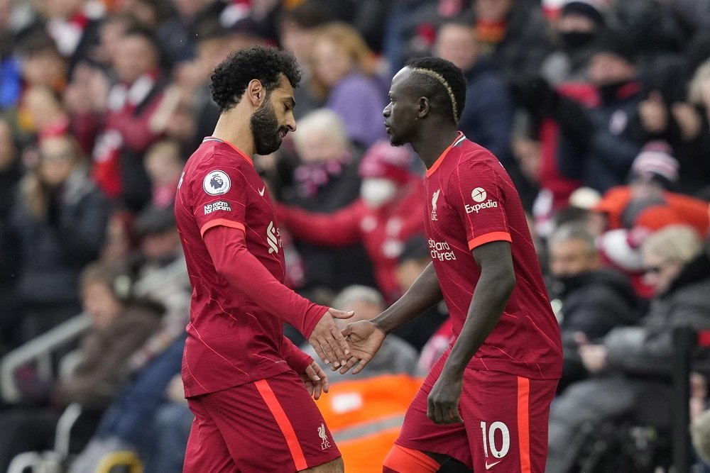 Fabinho marca, Liverpool chega à décima vitória seguida e Salah ganha apoio da torcida após ficar fora da Copa