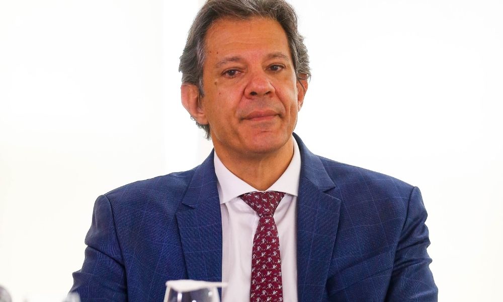 Haddad diz que IR para quem recebe mais de R$ 50 mil por mês vai aumentar para isentar ganhos de até R$ 5 mil 