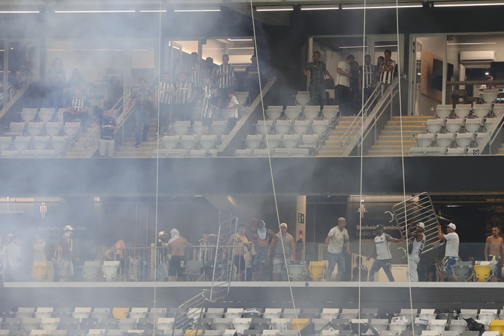 Atlético-MG oferece apoio a fotógrafo ferido na final da Copa do Brasil e diz ter localizado os infratores 